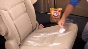 Khử mùi da xe ô tô bằng baking soda