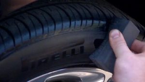 Hóa chất xịt bóng lốp cho xe hơi