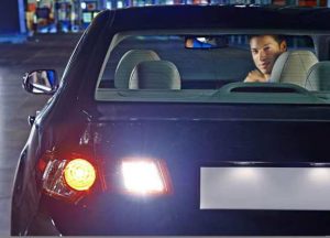 Đèn chiếu hậu giúp người lái xe quan sát và ước lượng khoảng cách dễ dàng hơn khi lùi xe