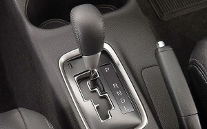 Các ký hiệu thường xuất hiện trên cần số xe tự động