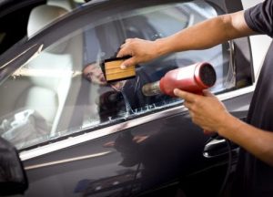 Quy trình dán phim cách nhiệt ô tô